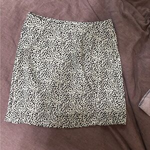 NWOT SHEIN Green and Black Leopard Pencil Skirt with small slit